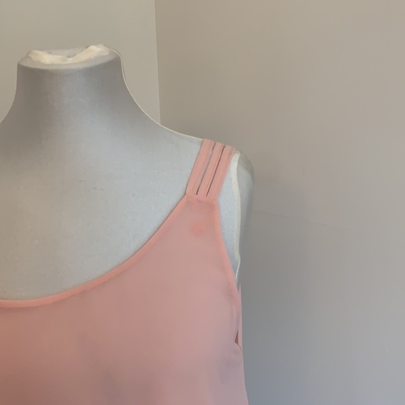 Pink top size small - Picture 2 of 3